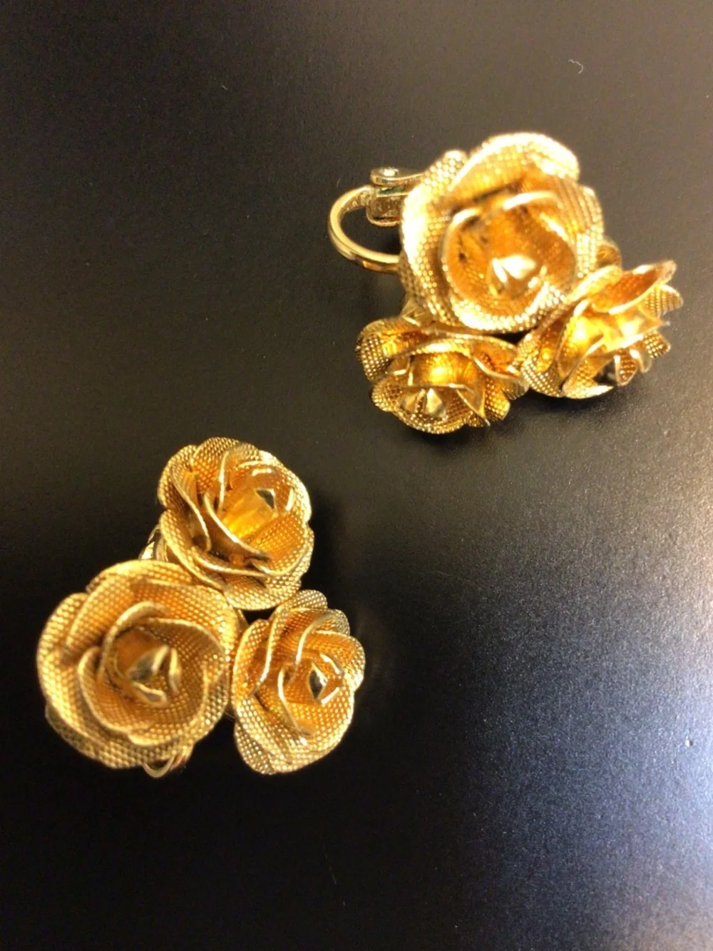 Vintage 1960s Triple Rose Clip On Earrings Gold Tone Mesh Texture Romantic